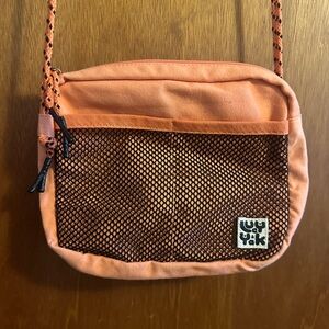 Lucy & Yak Coral Crossbody Bag 🦐